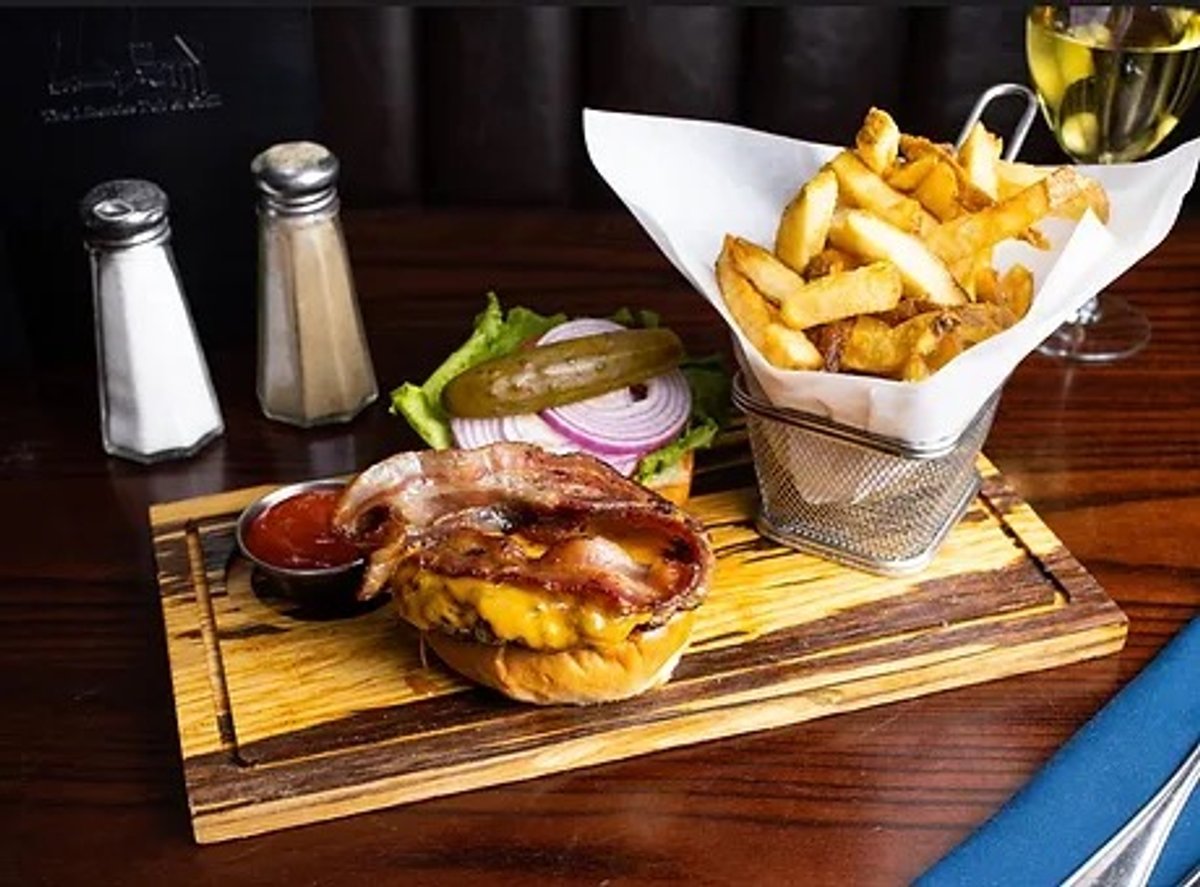 Salads, Burgers & Mains